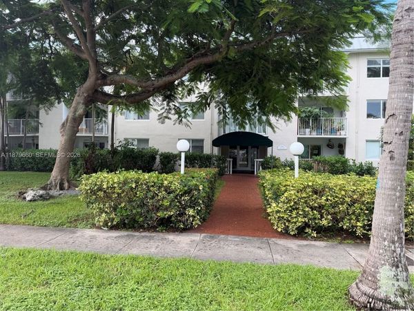 240 Galen Dr, Unit 207, Key Biscayne, FL 33149
