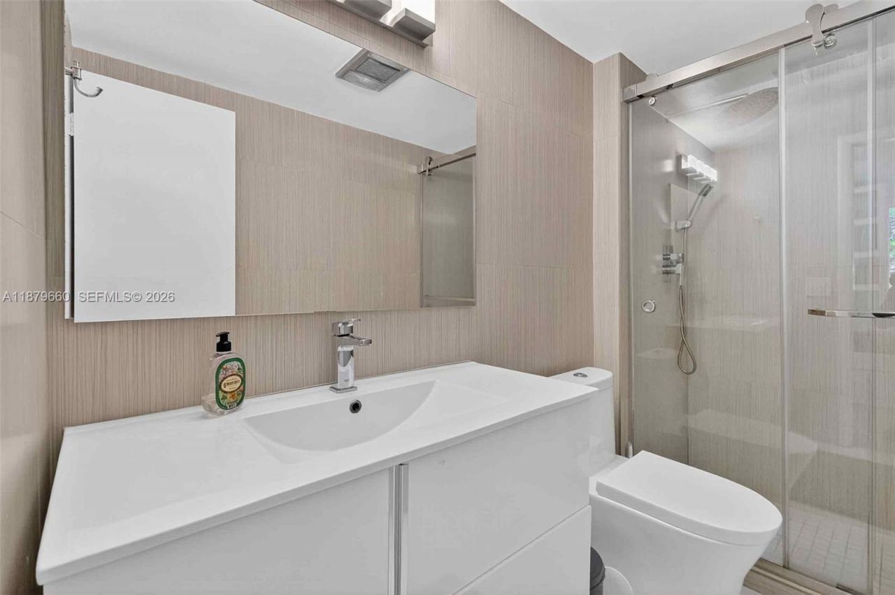 240 Galen Dr, Unit 207, Key Biscayne, FL 33149 Photo