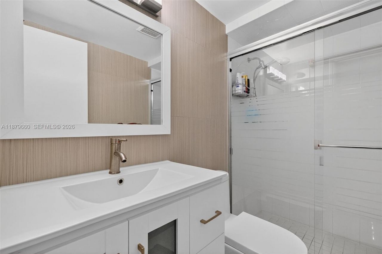 240 Galen Dr, Unit 207, Key Biscayne, FL 33149 Photo