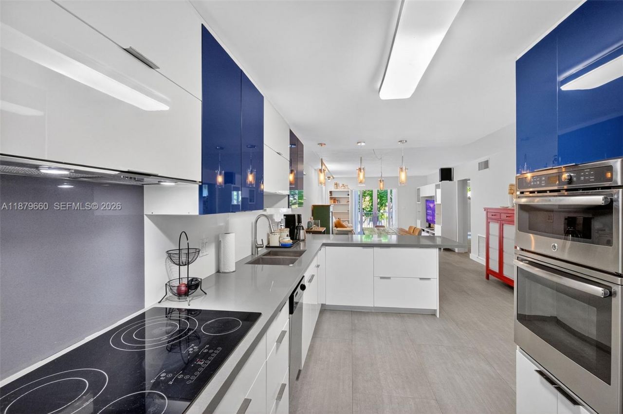 240 Galen Dr, Unit 207, Key Biscayne, FL 33149 Photo