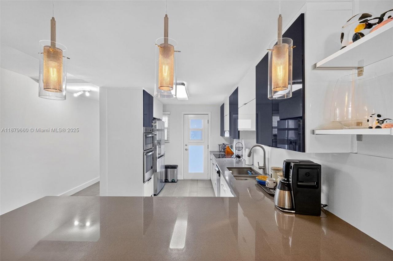 240 Galen Dr, Unit 207, Key Biscayne, FL 33149 Photo