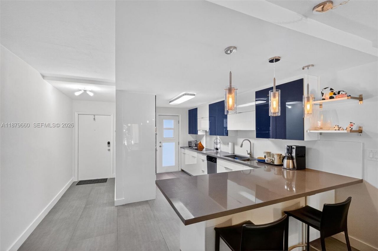 240 Galen Dr, Unit 207, Key Biscayne, FL 33149 Photo