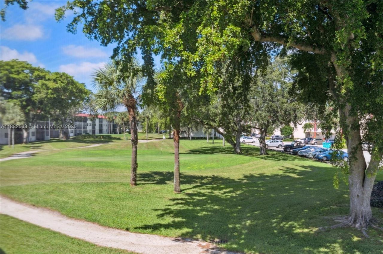 611 S Hollybrook Dr, Unit 205, Pembroke Pines, FL 33025 Photo