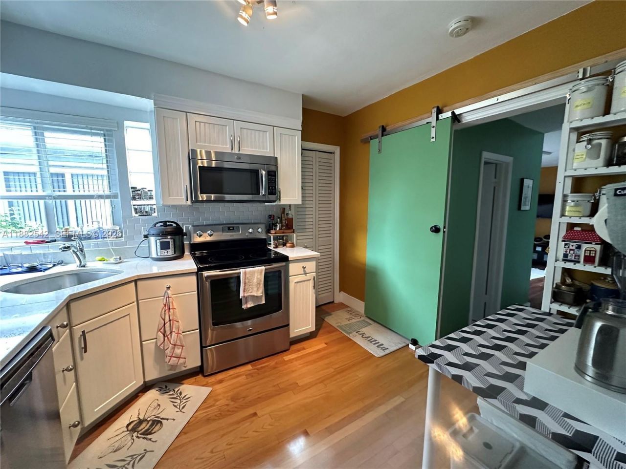 2270 SW 24th St, Miami, FL 33145 Photo