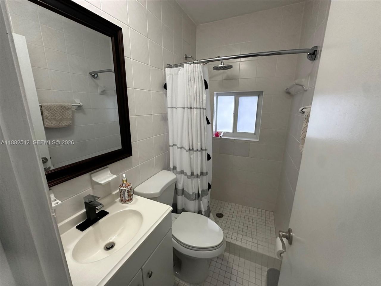 2270 SW 24th St, Miami, FL 33145 Photo