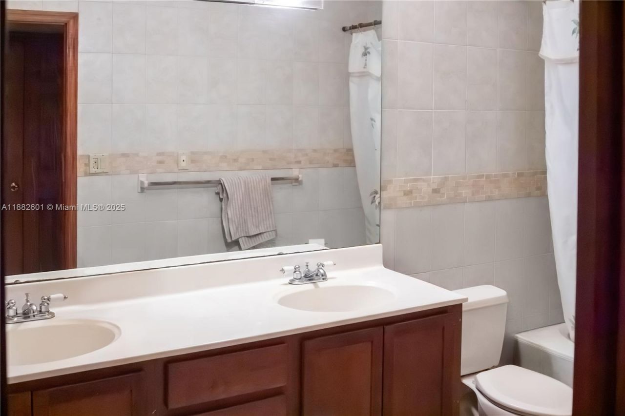 2051 NW 179th St, Miami Gardens, FL 33056 Photo