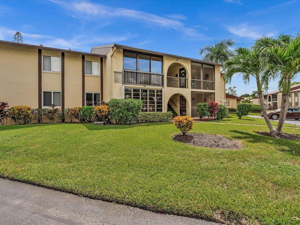 342 Pine Ridge Circle, Unit D-2, Greenacres, FL 33463