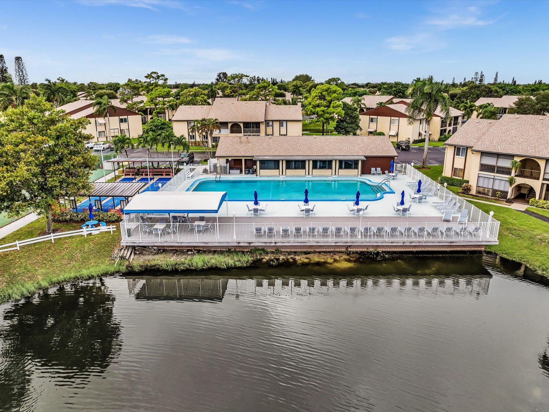 342 Pine Ridge Circle, Unit D-2, Greenacres, FL 33463 Photo