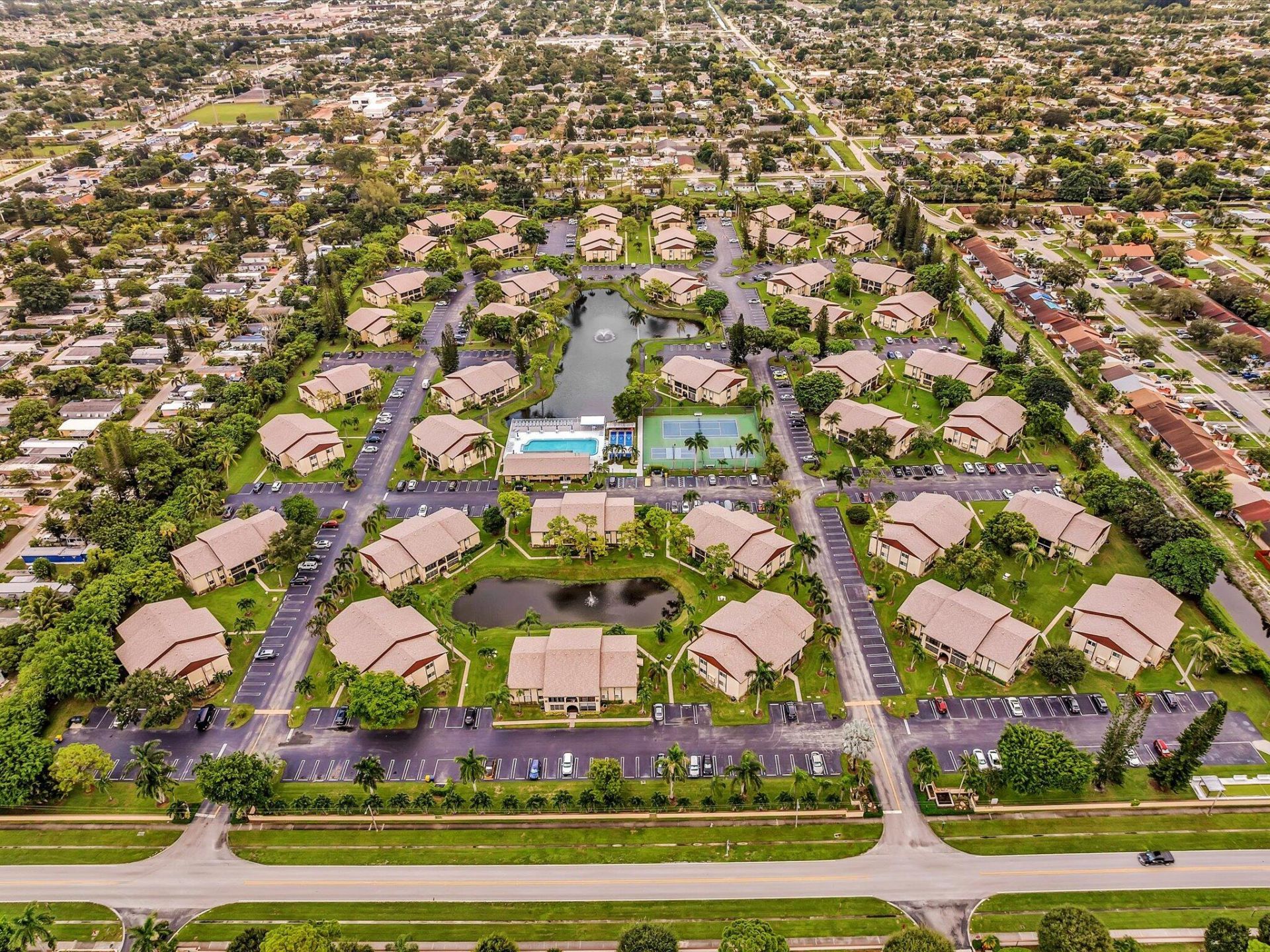 342 Pine Ridge Circle, Unit D-2, Greenacres, FL 33463 Photo
