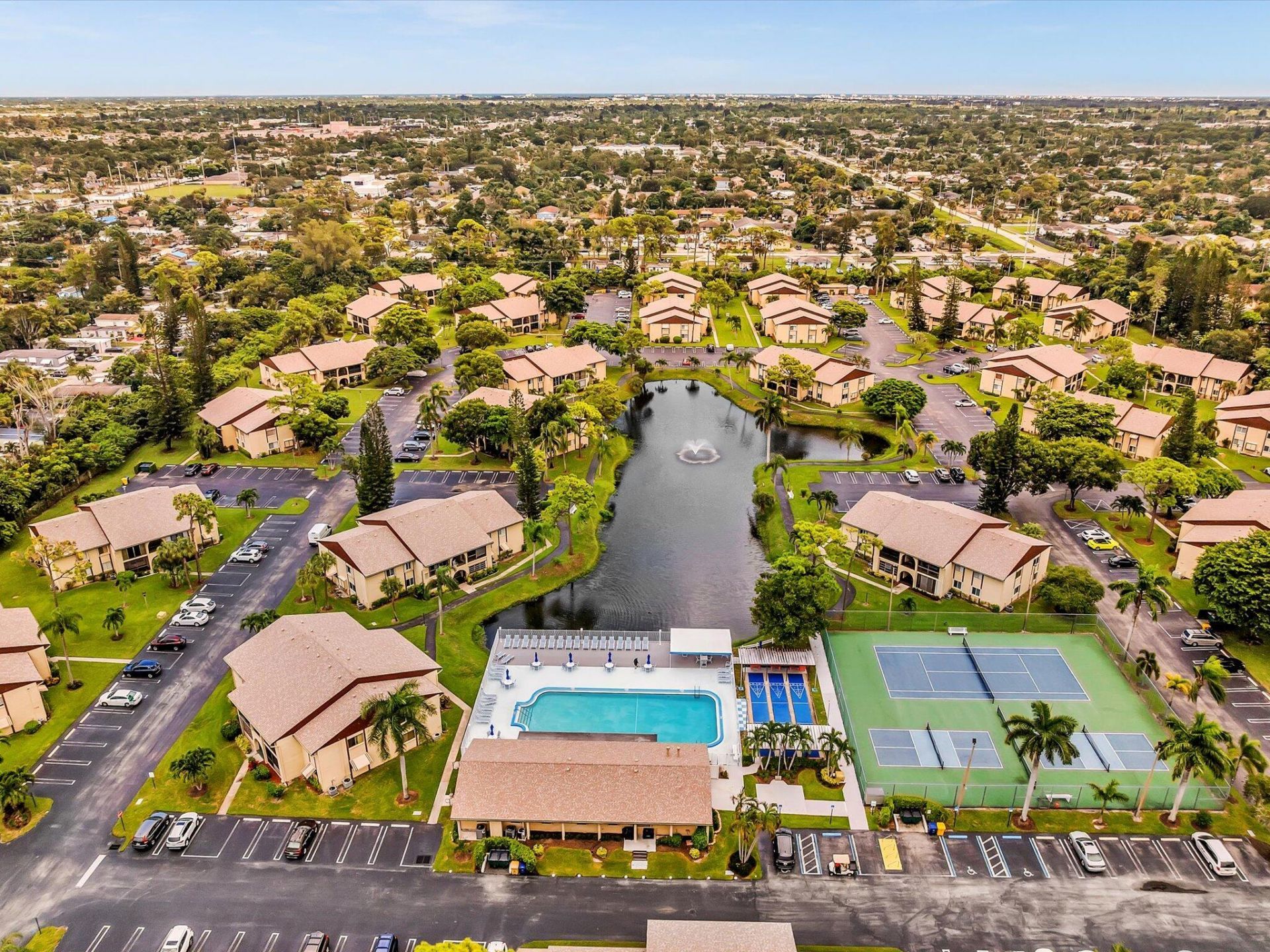342 Pine Ridge Circle, Unit D-2, Greenacres, FL 33463 Photo