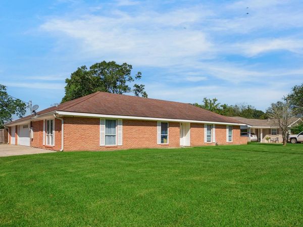 101 W Tampico Street, New Iberia, LA 70563