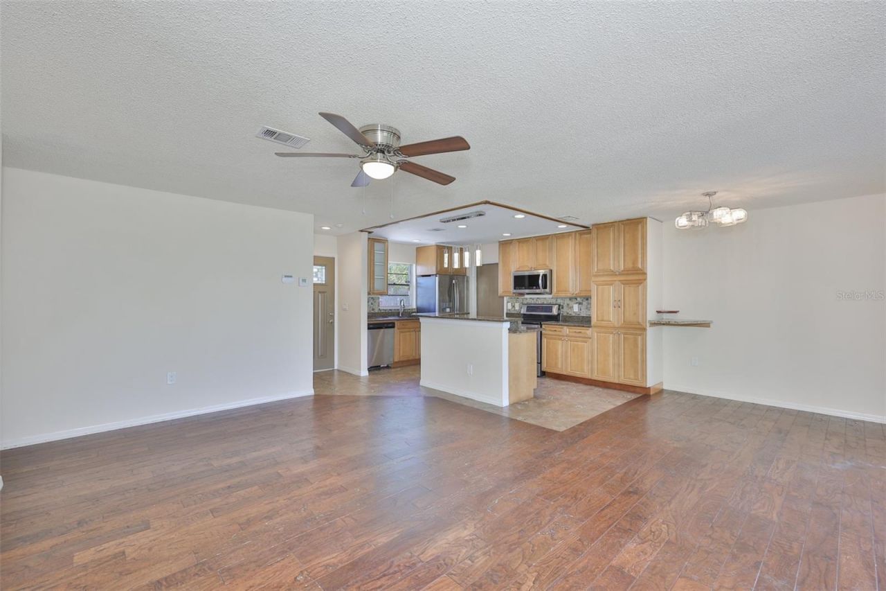 1219 70th Drive E, Sarasota, FL 34243 Photo