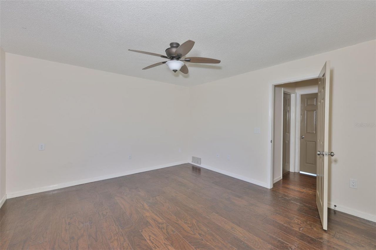 1219 70th Drive E, Sarasota, FL 34243 Photo