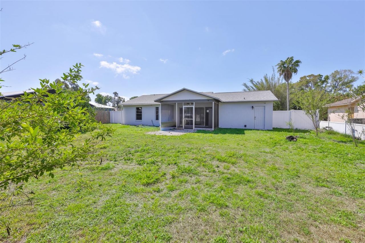 1219 70th Drive E, Sarasota, FL 34243 Photo