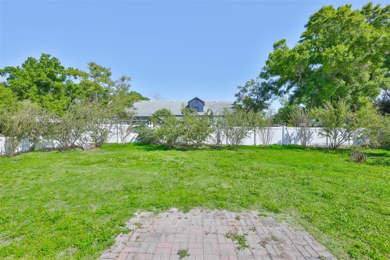 1219 70th Drive E, Sarasota, FL 34243 Photo