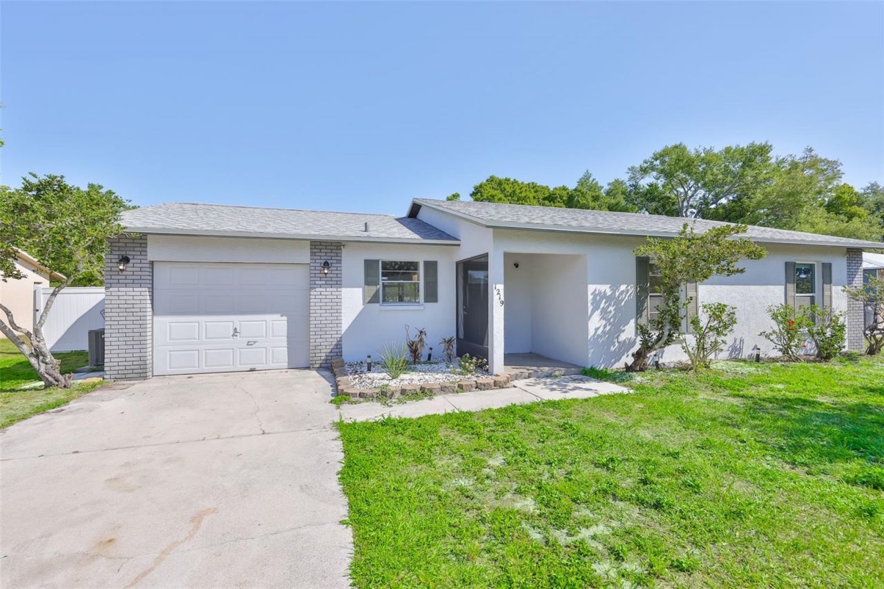 1219 70th Drive E, Sarasota, FL 34243 Photo