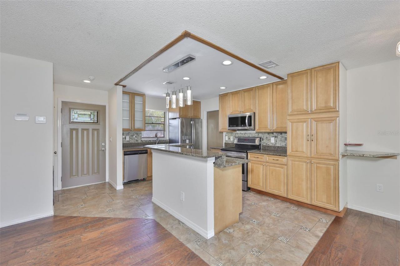 1219 70th Drive E, Sarasota, FL 34243 Photo