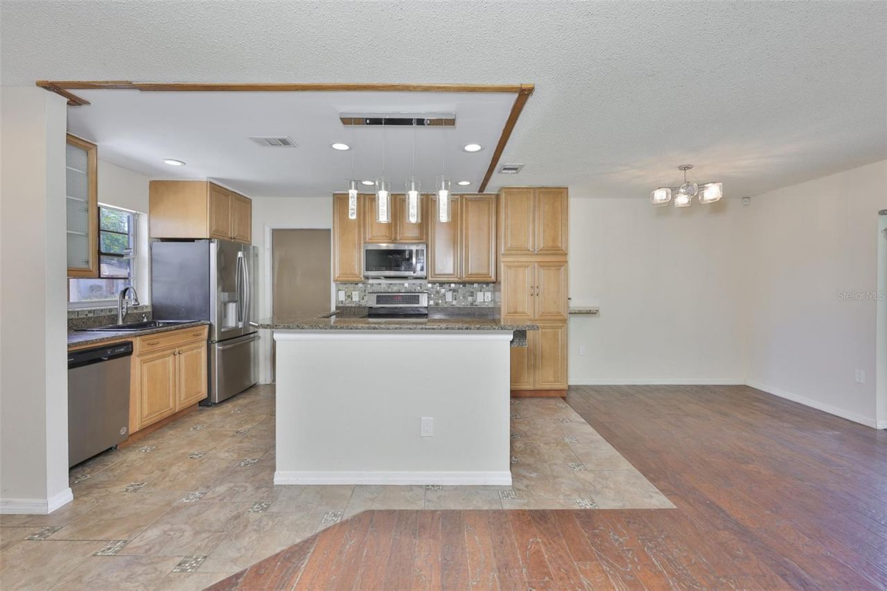 1219 70th Drive E, Sarasota, FL 34243 Photo