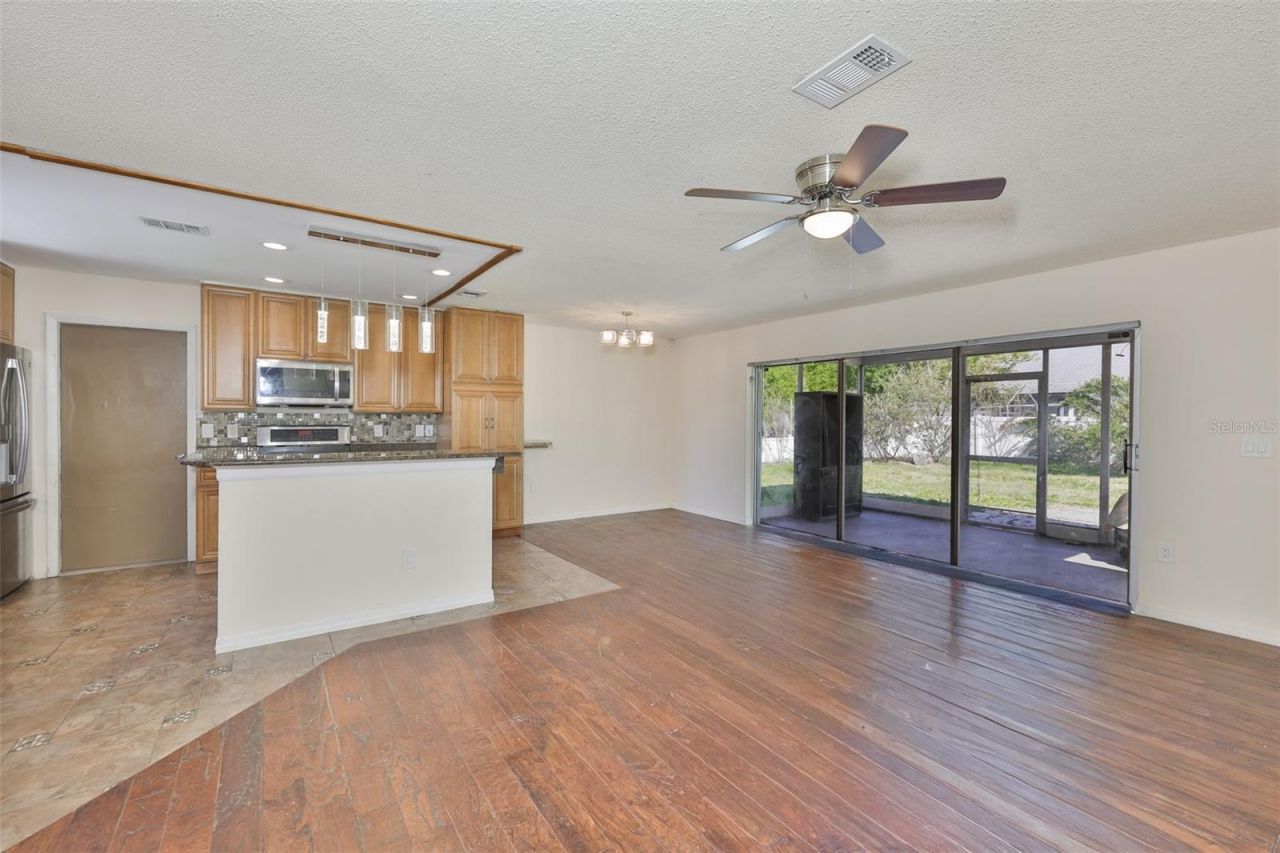 1219 70th Drive E, Sarasota, FL 34243 Photo