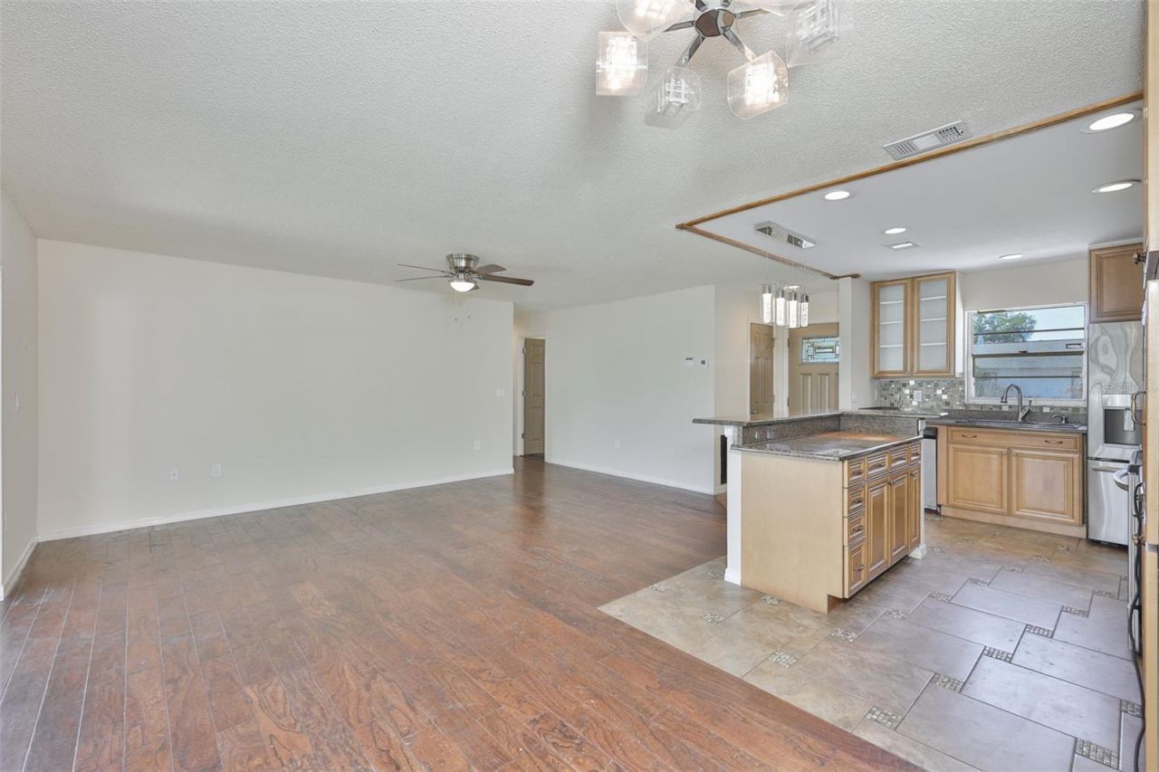 1219 70th Drive E, Sarasota, FL 34243 Photo