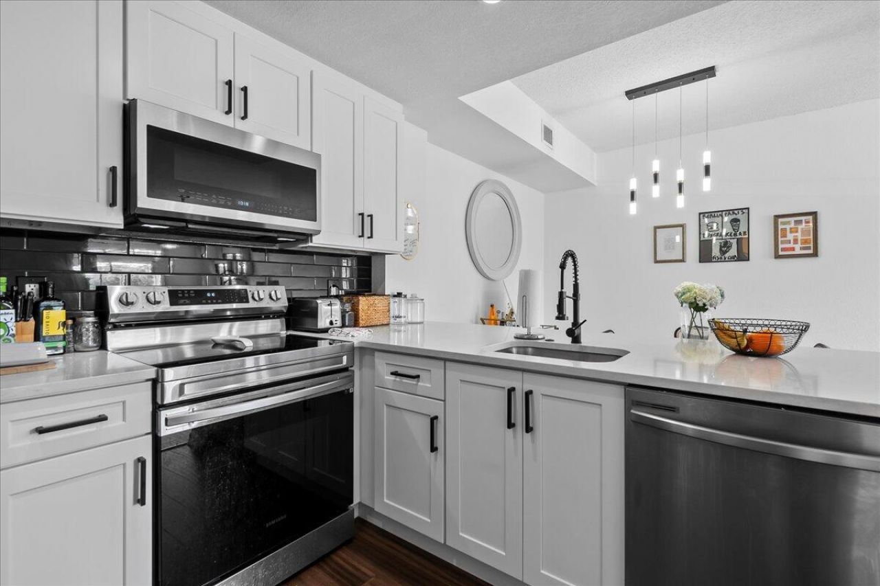 2808 Amalei Drive, Unit 202, Palm Beach Gardens, FL 33410 Photo