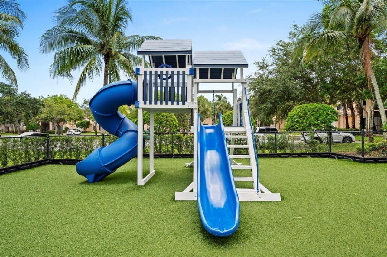 2808 Amalei Drive, Unit 202, Palm Beach Gardens, FL 33410 Photo