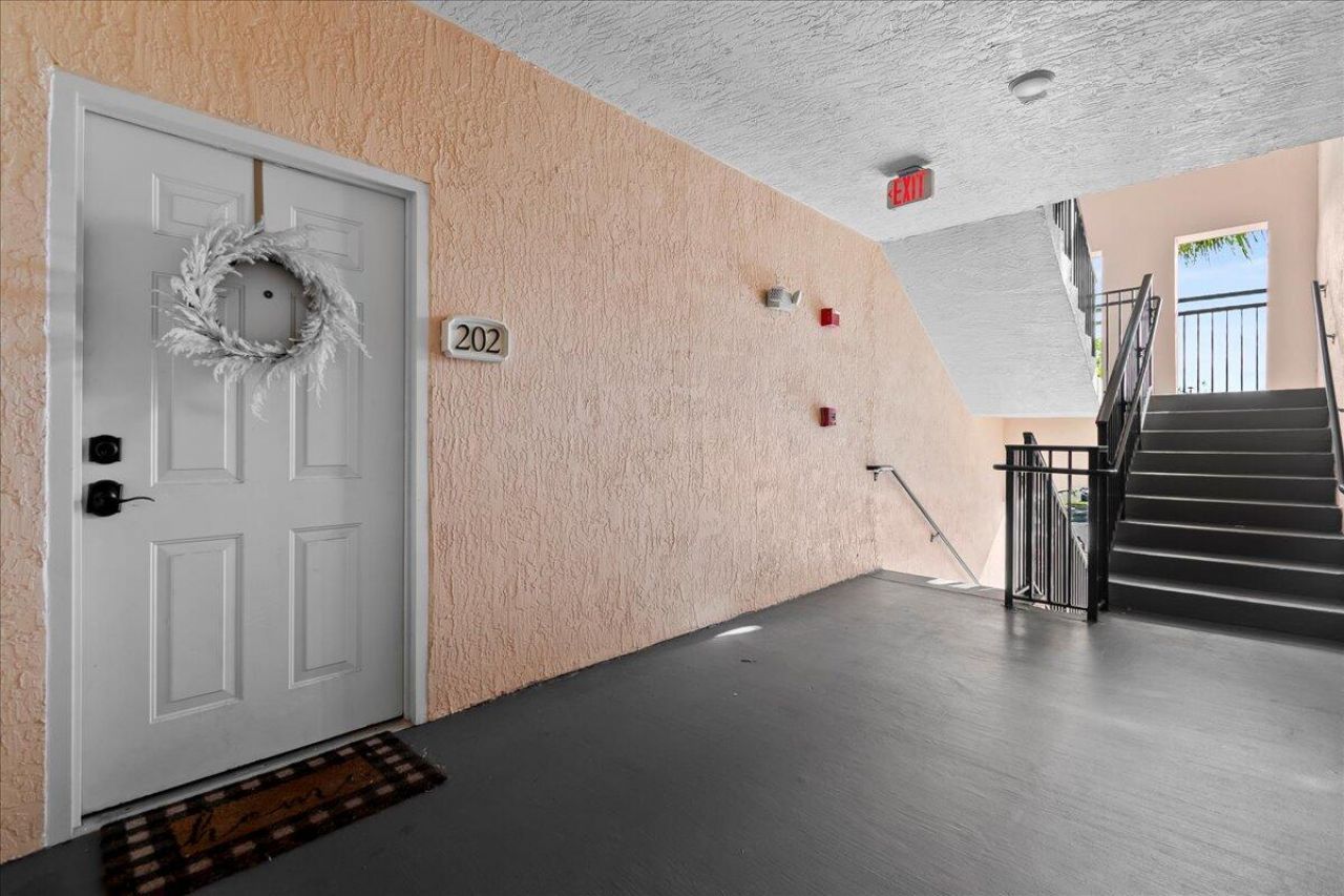 2808 Amalei Drive, Unit 202, Palm Beach Gardens, FL 33410 Photo