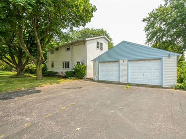 39 South Ave, Bloomfield, NY 14469