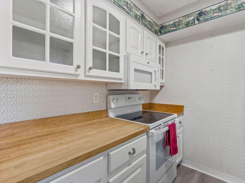 590 Willis Lane, Delaware, OH 43015 Photo 12