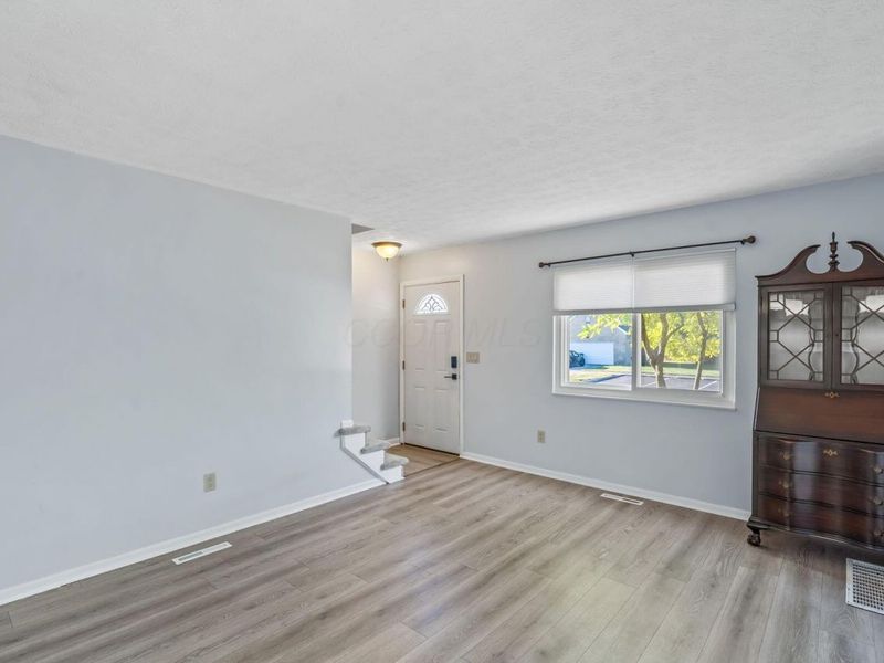 590 Willis Lane, Delaware, OH 43015 Photo 9