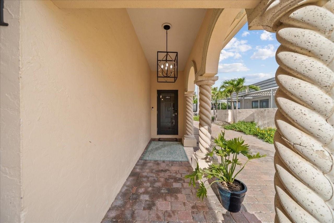 718 Golden Beach Boulevard, Unit 1, Venice, FL 34285 Photo