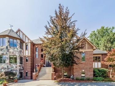 31085 ESTATE WOODS Court, Farmington Hills, MI 48331