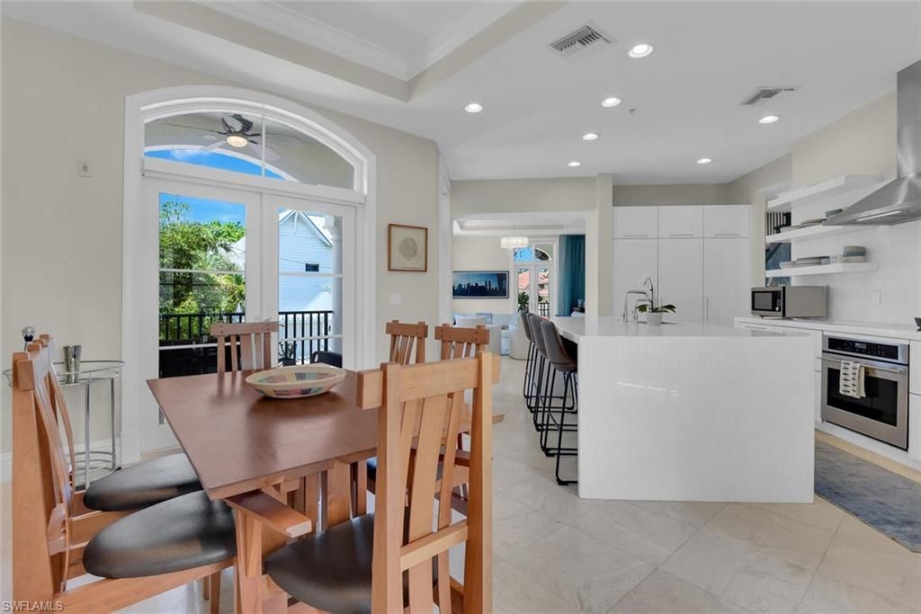 684 10th Ave S, Unit D1, Naples, FL 34102 Photo