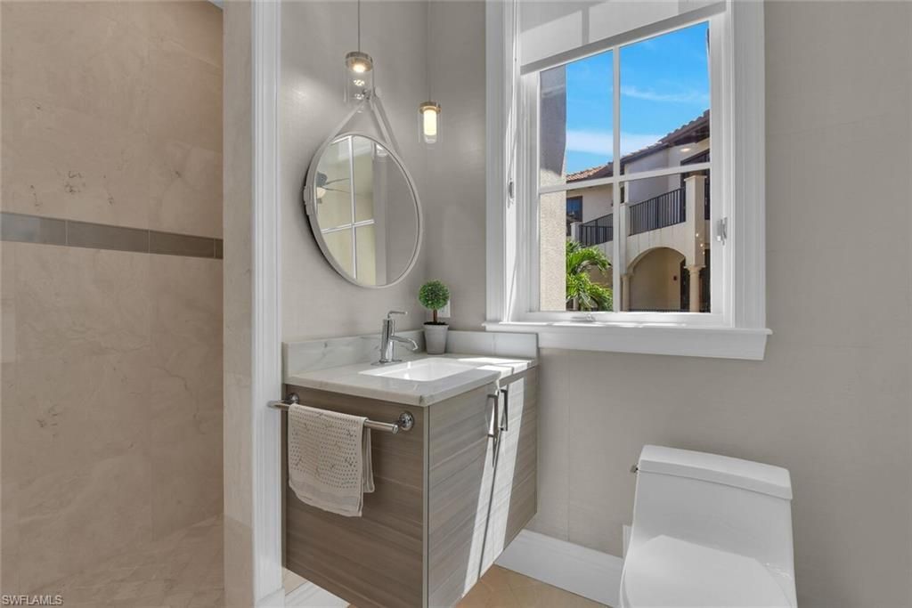 684 10th Ave S, Unit D1, Naples, FL 34102 Photo