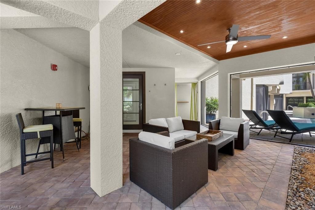 684 10th Ave S, Unit D1, Naples, FL 34102 Photo