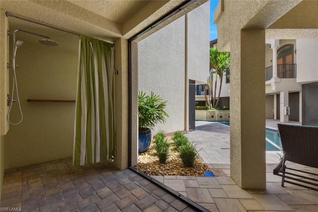 684 10th Ave S, Unit D1, Naples, FL 34102 Photo