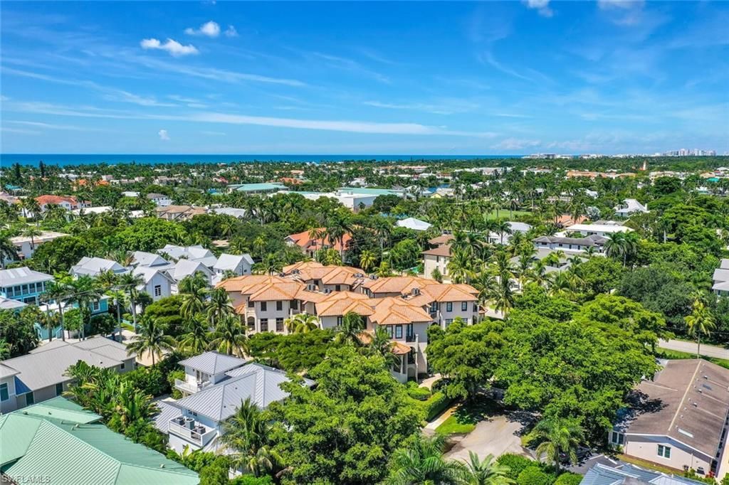 684 10th Ave S, Unit D1, Naples, FL 34102 Photo