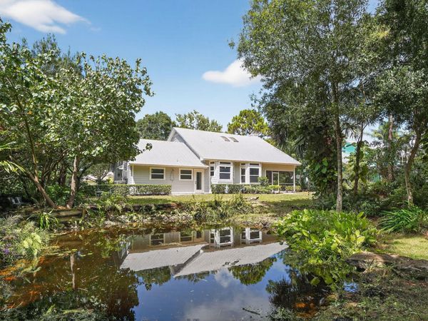 556 SE Meadow Wood Way, Stuart, FL 34997