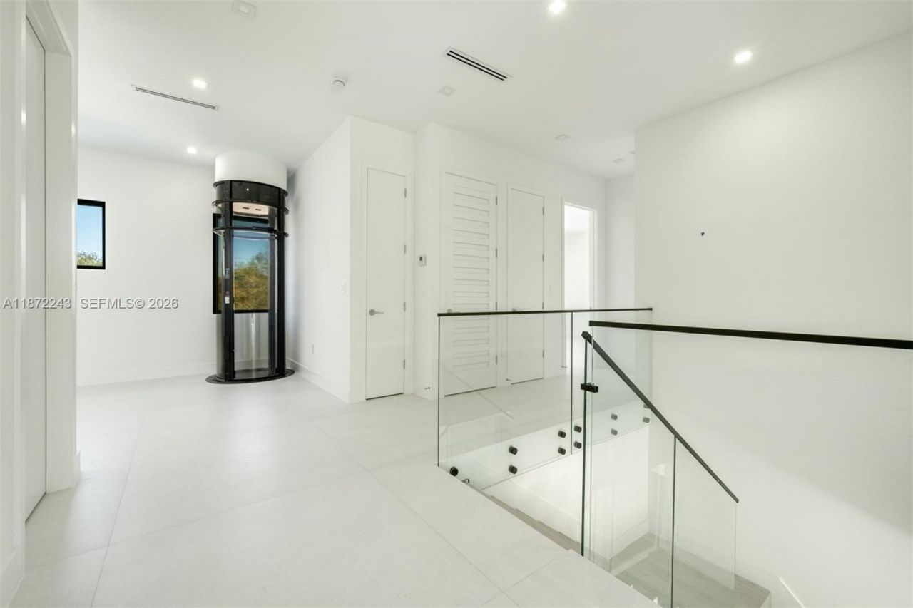 8620 SW 112 St, Miami, FL 33156 Photo