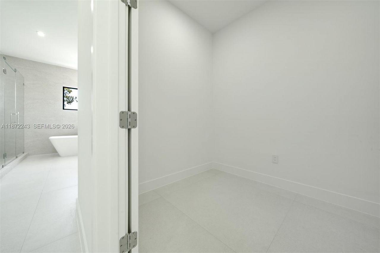 8620 SW 112 St, Miami, FL 33156 Photo