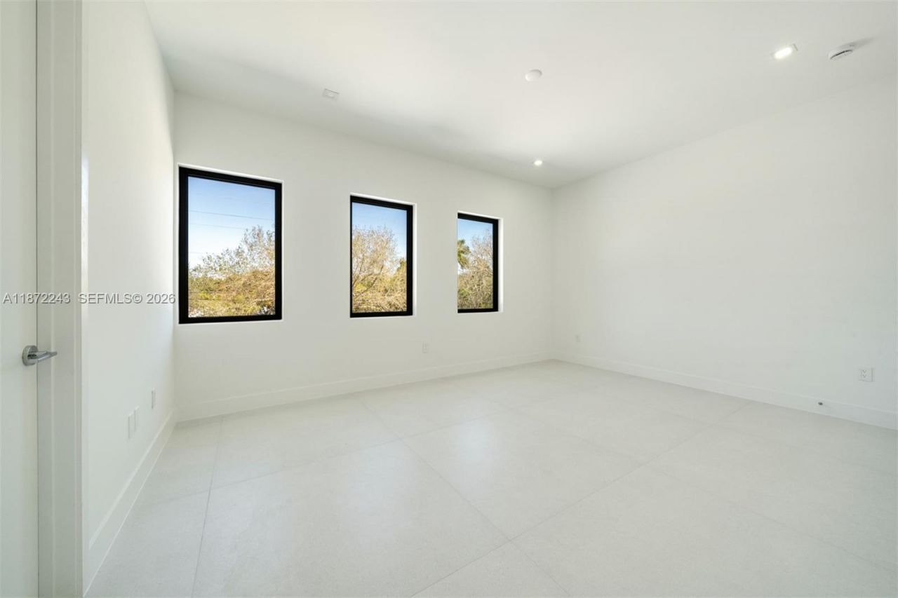 8620 SW 112 St, Miami, FL 33156 Photo