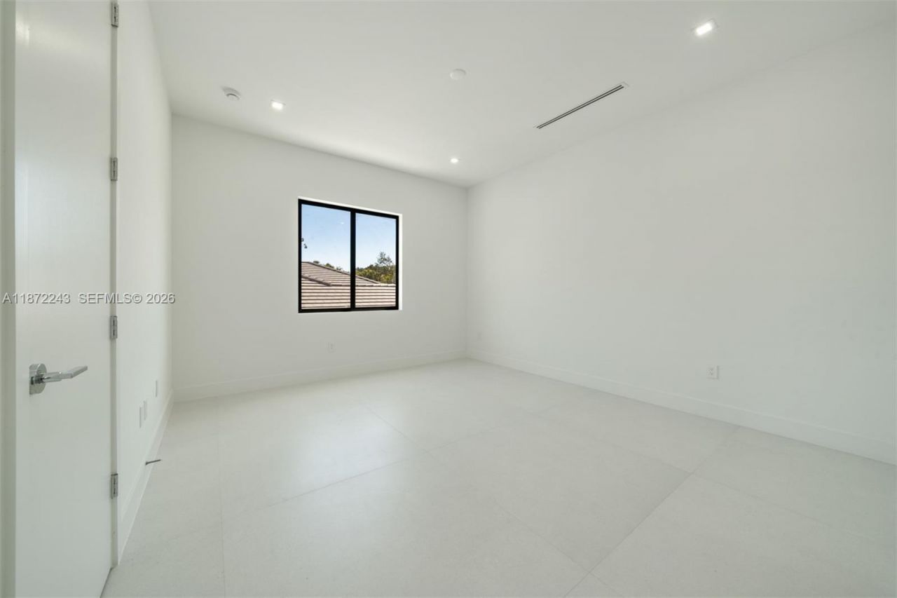 8620 SW 112 St, Miami, FL 33156 Photo