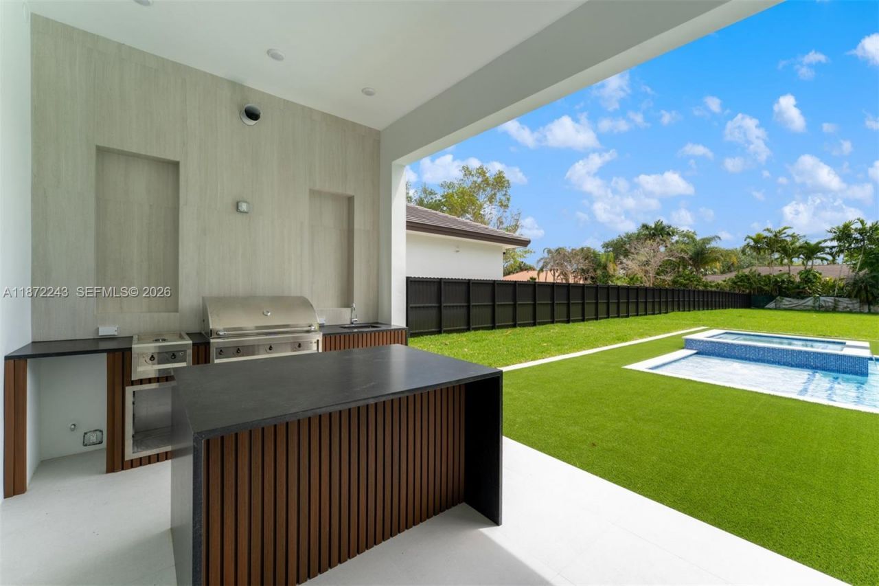 8620 SW 112 St, Miami, FL 33156 Photo