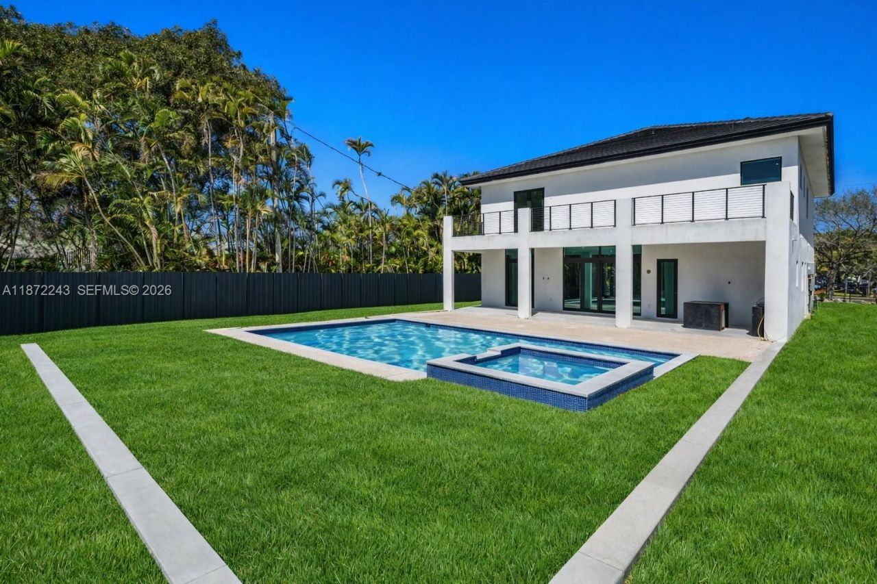 8620 SW 112 St, Miami, FL 33156 Photo