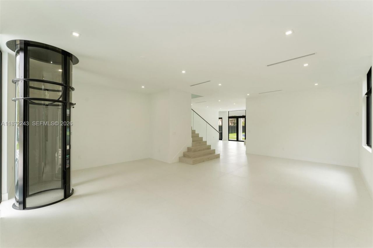 8620 SW 112 St, Miami, FL 33156 Photo