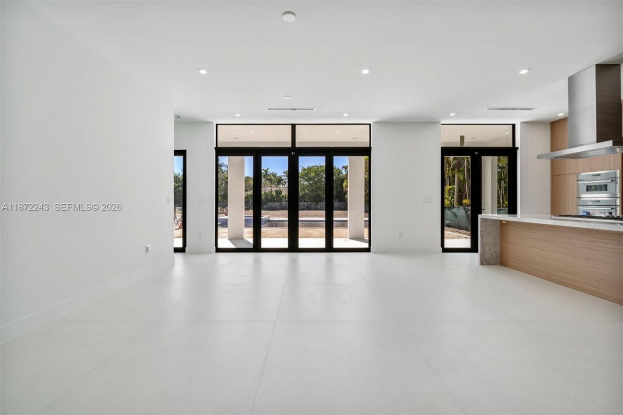 8620 SW 112 St, Miami, FL 33156 Photo