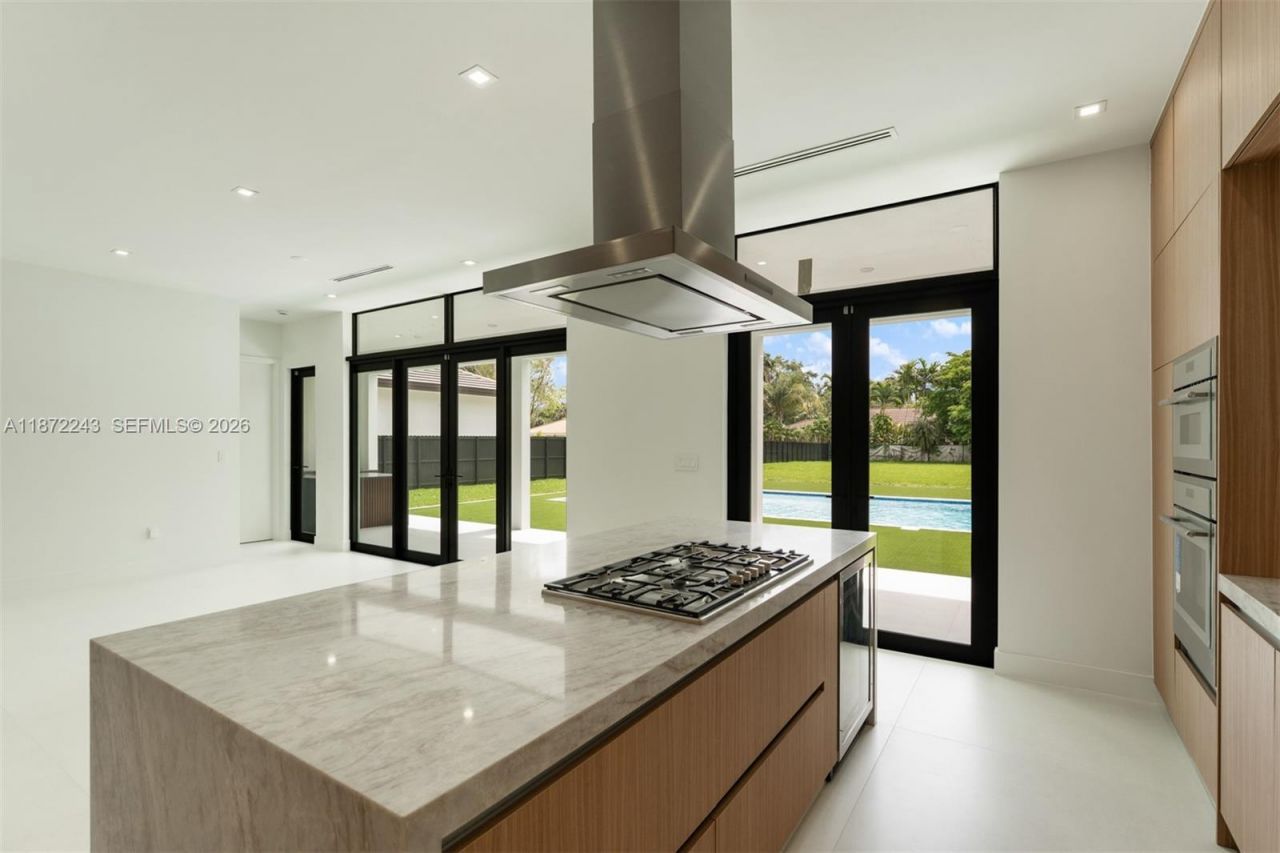 8620 SW 112 St, Miami, FL 33156 Photo