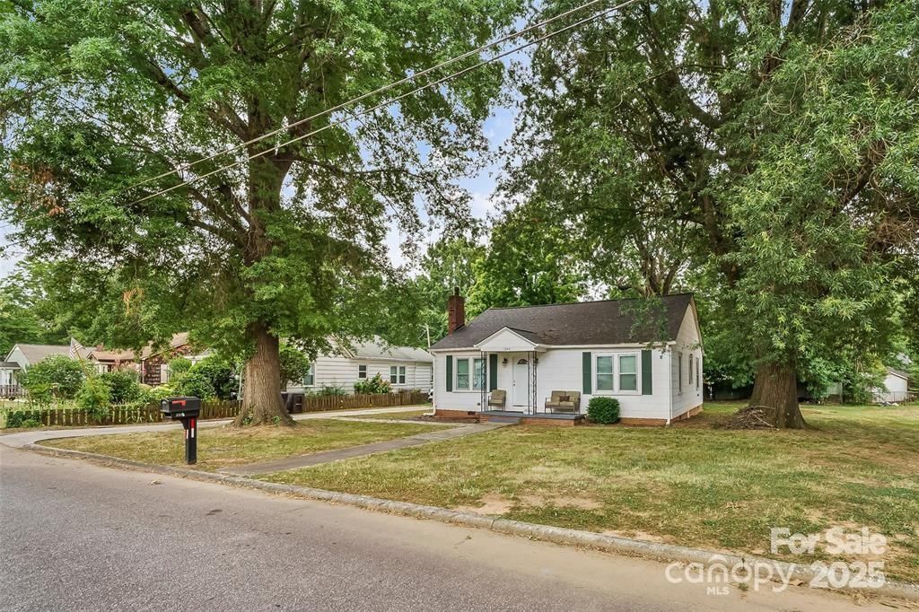 1245 Mitchell Avenue, Statesville, NC 28677 Main Photo