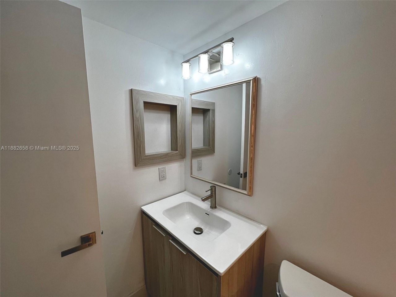 200 SW 132nd Way, Unit 203L, Pembroke Pines, FL 33027 Photo