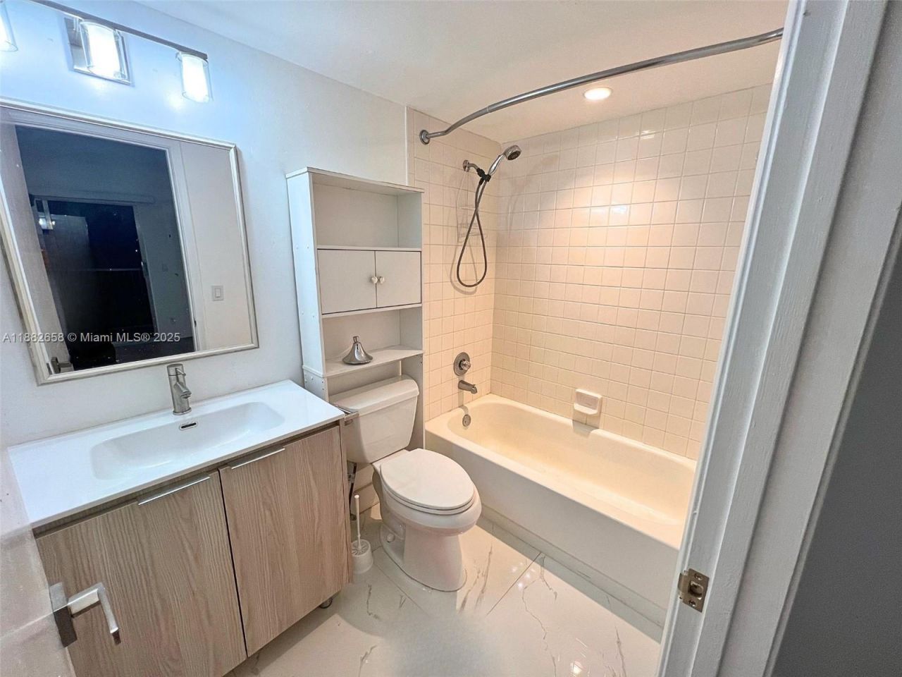 200 SW 132nd Way, Unit 203L, Pembroke Pines, FL 33027 Photo